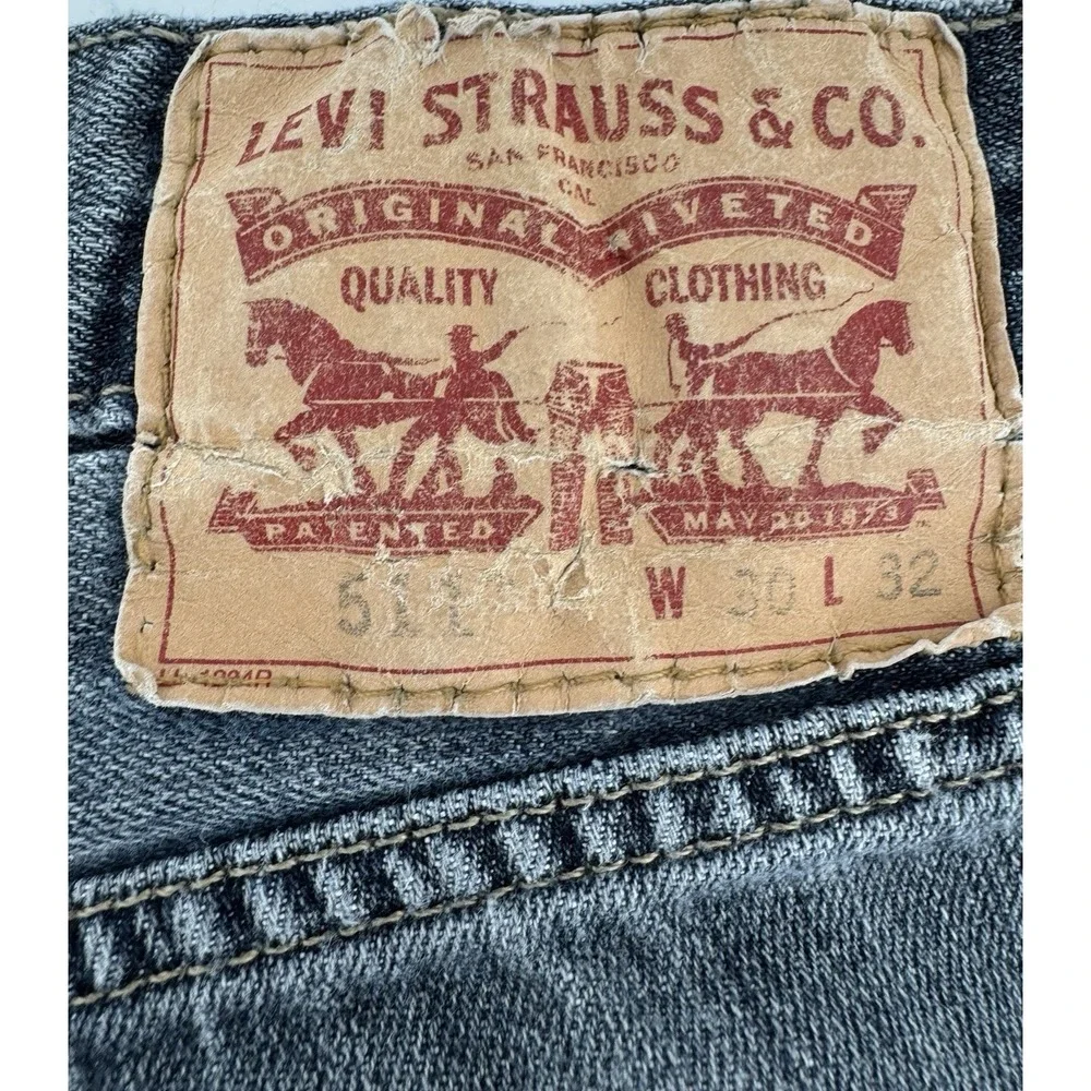 Levi's 511 Women's High Rise Cut Off Gray Denim Shorts Slim Distressed Size 30W